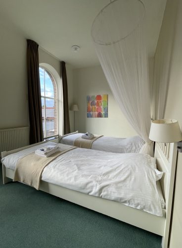 Samaya 2 losse bedden slaapkamer