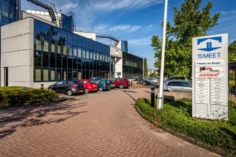 Buitenkant kantoorpand (1)